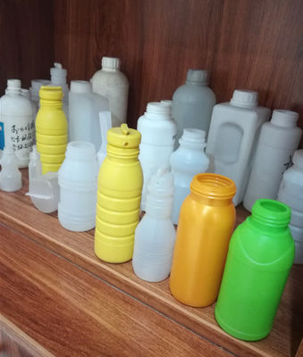 7.5KW 4 สถานี PP เครื่องเป่าขวดพลาสติกขนาดเล็ก 1000ml