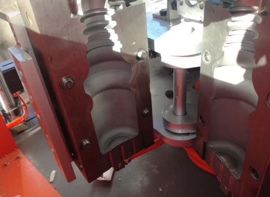 เครื่องเป่าขวดพลาสติกขนาด 330 มล. 18.5KW 2000kg