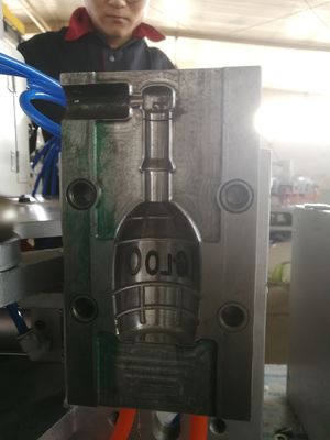 แม่พิมพ์เป่าขวดของเหลว 1000ml S136 HDPE 6 Cavity