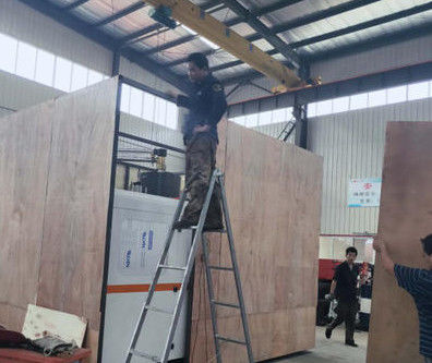 ISO9001 120kN PE 2 Cavity PE เครื่องเป่า 70 กก. / ชม. พร้อมหัวตายหลายตัว