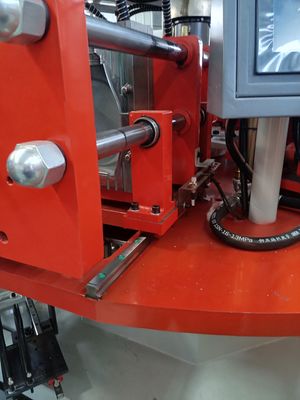 เครื่องเป่าขวดพลาสติกแบบอัตโนมัติ Servo HDPE ความเร็วสูงหกแม่พิมพ์